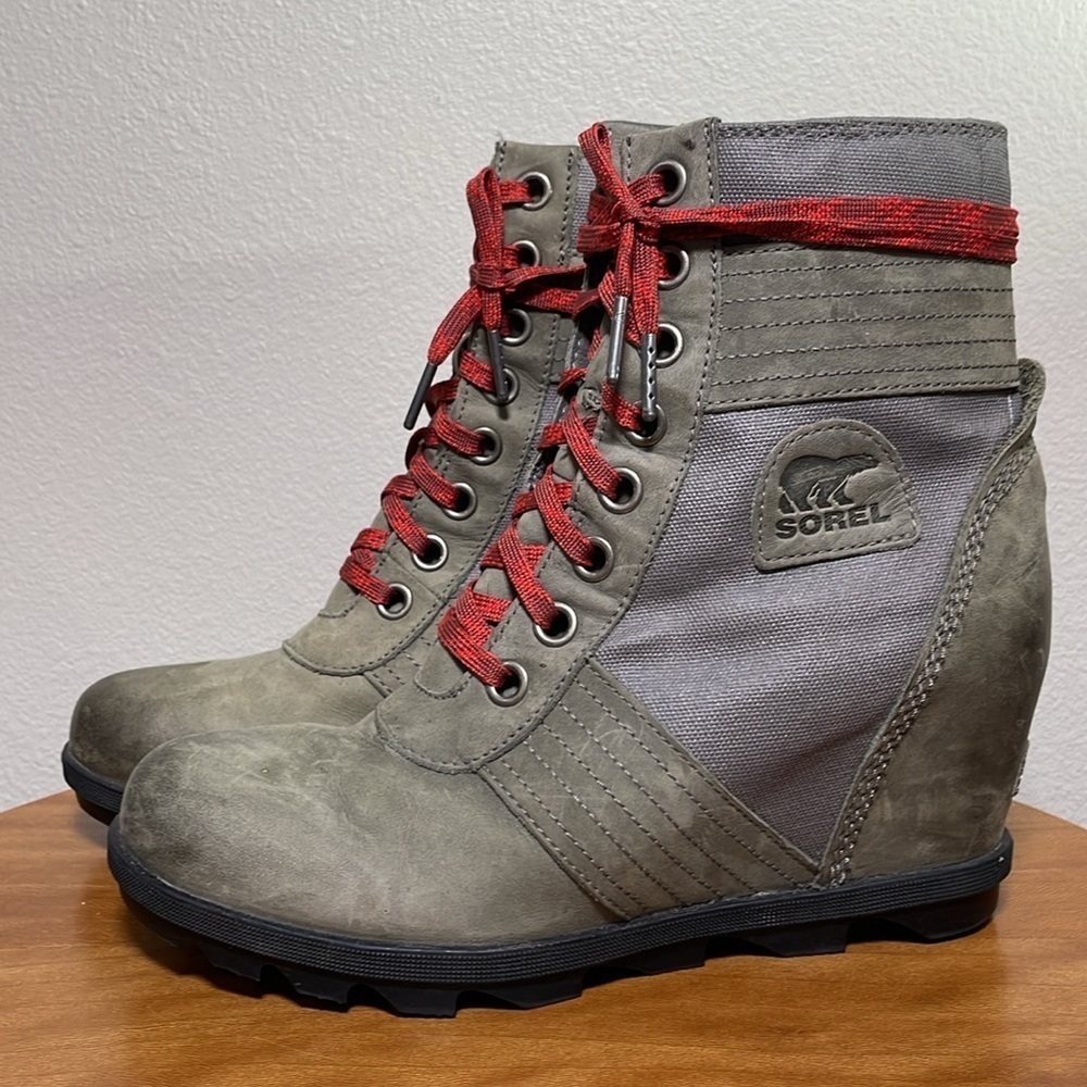 Sorel Lexie Wedge Boots Quarry Red Laces Lug Sole size 10 - Picture 1 of 14